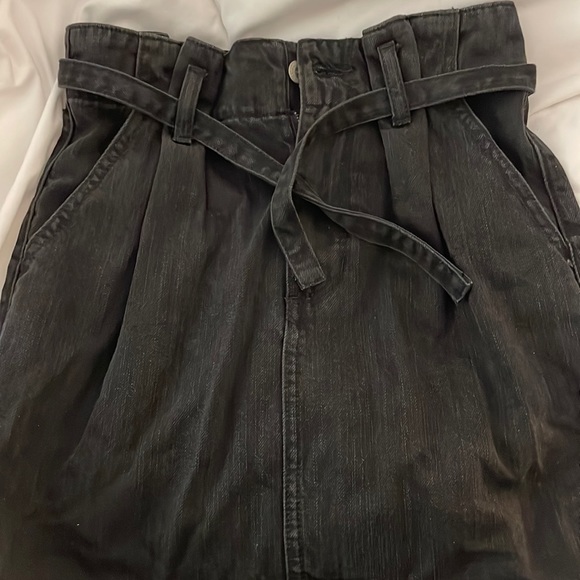 NWOT Never Worn Hollister Black Denim High Rise Skirt with Waist Tie Detail - Picture 1 of 3